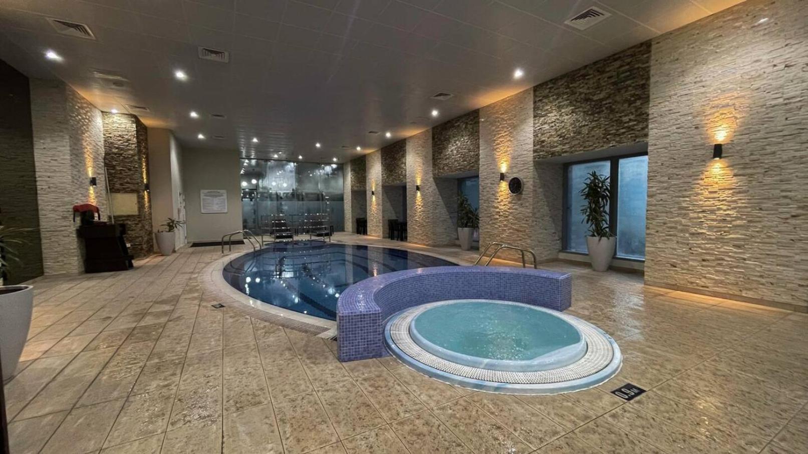 Sea & Palm View Elegant 1 Bedroom Apartment Dubai Bagian luar foto