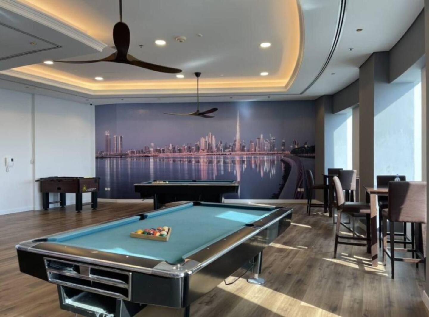 Sea & Palm View Elegant 1 Bedroom Apartment Dubai Bagian luar foto