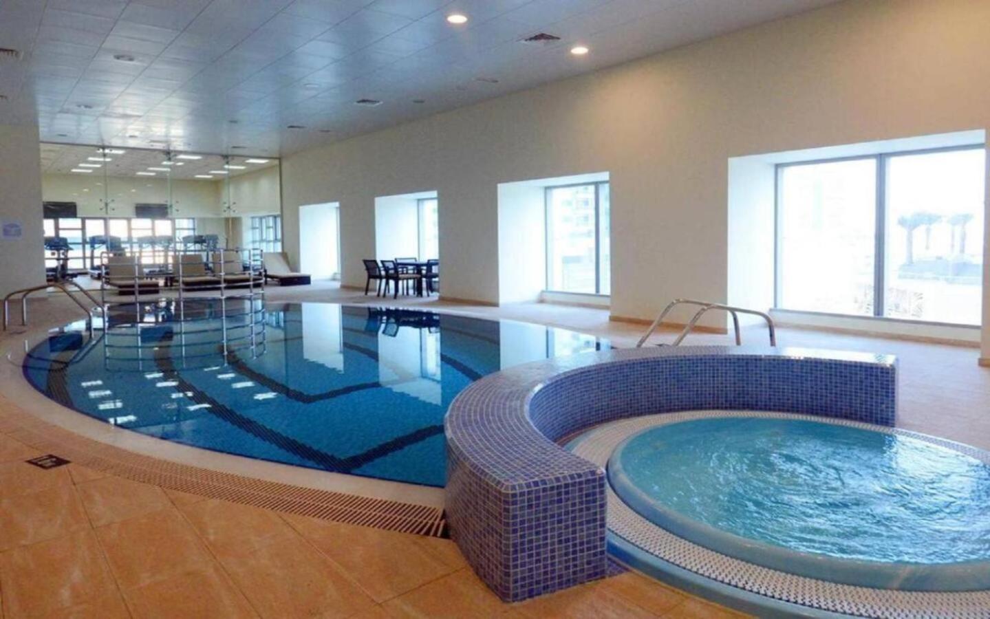 Sea & Palm View Elegant 1 Bedroom Apartment Dubai Bagian luar foto