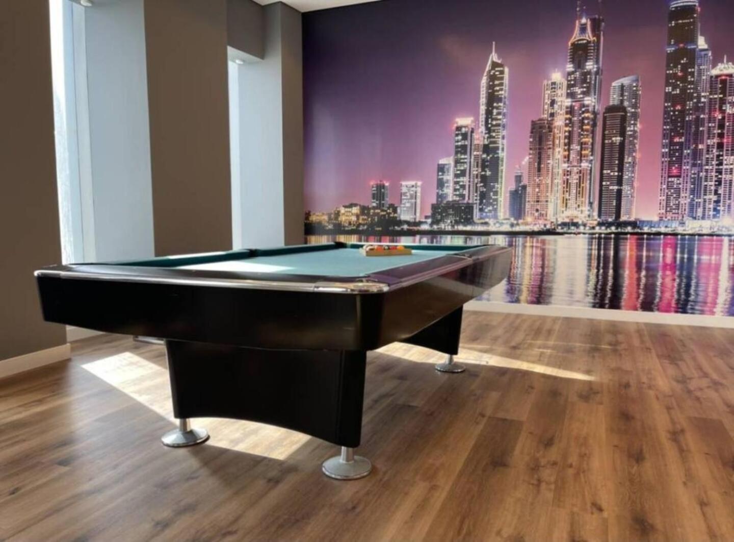Sea & Palm View Elegant 1 Bedroom Apartment Dubai Bagian luar foto