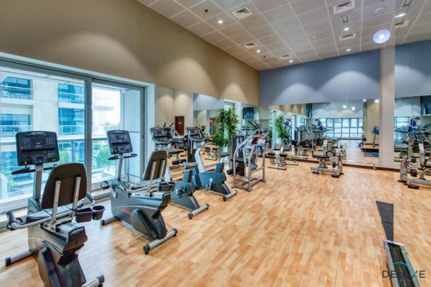 Sea & Palm View Elegant 1 Bedroom Apartment Dubai Bagian luar foto