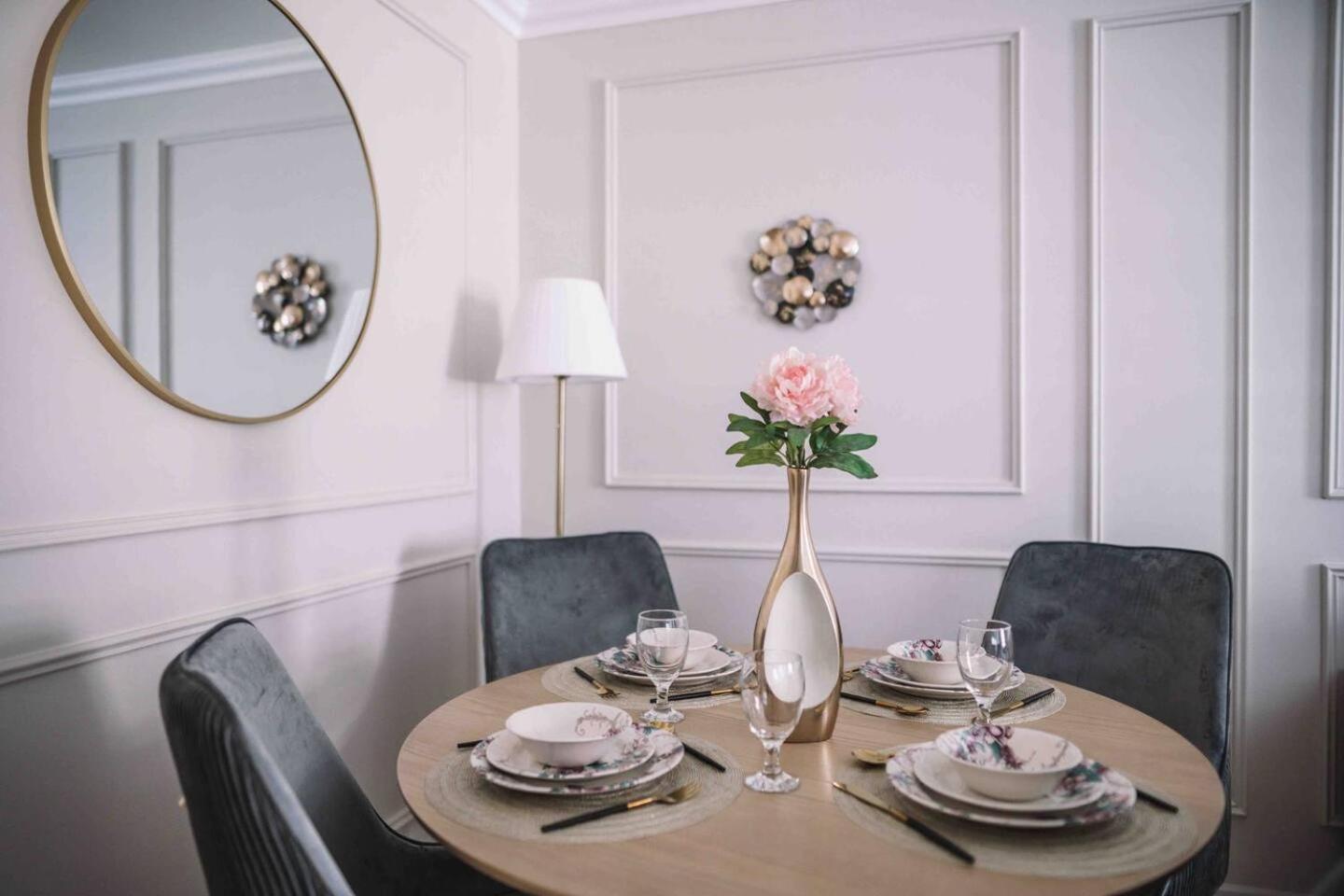 Sea & Palm View Elegant 1 Bedroom Apartment Dubai Bagian luar foto