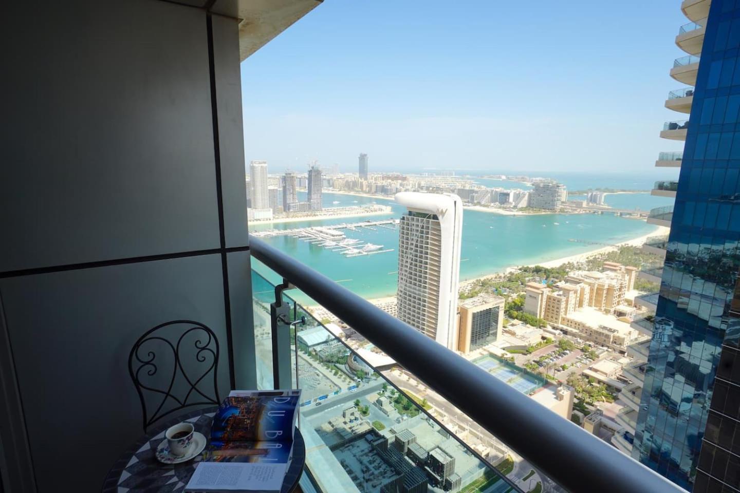 Sea & Palm View Elegant 1 Bedroom Apartment Dubai Bagian luar foto