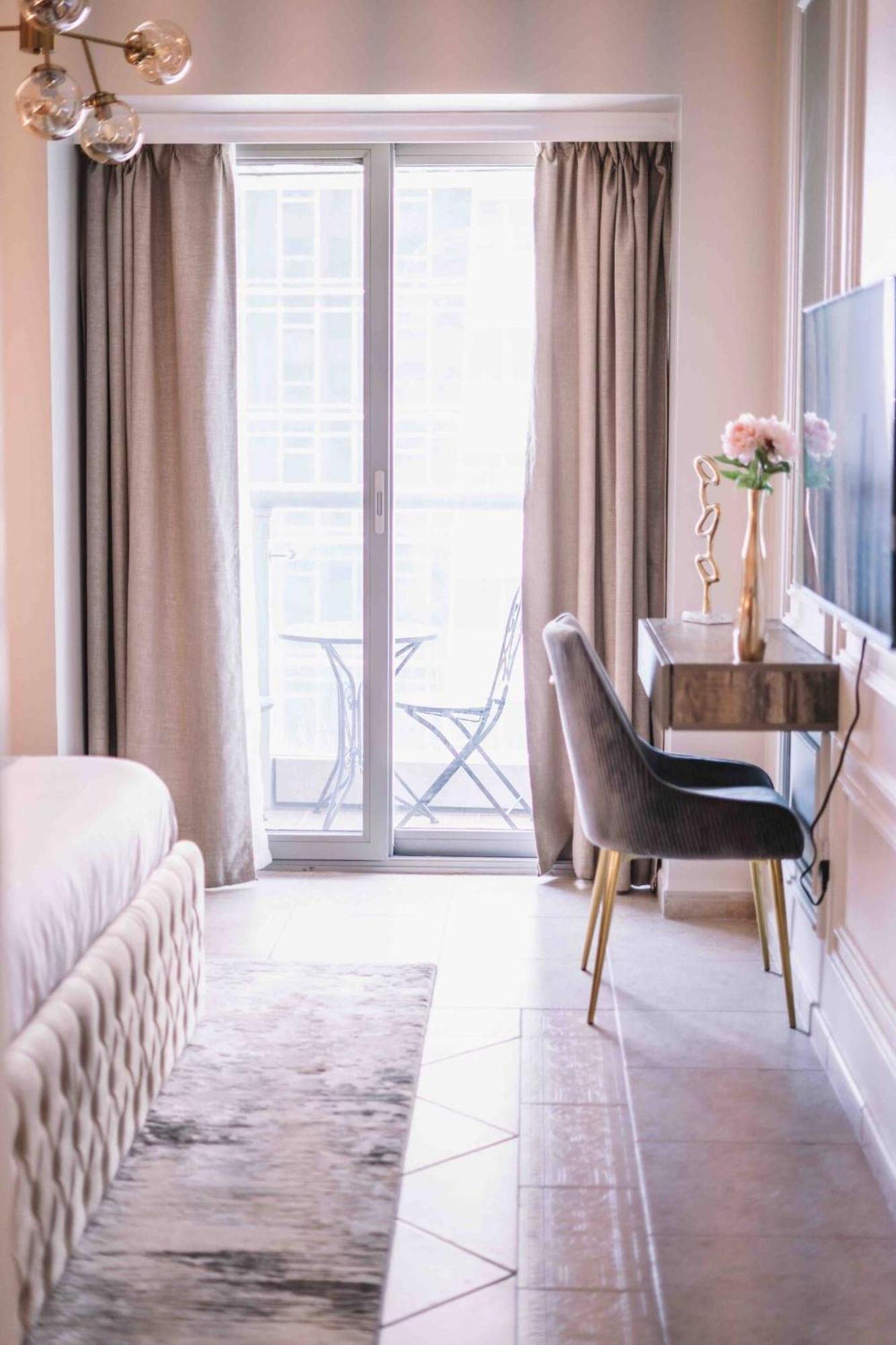 Sea & Palm View Elegant 1 Bedroom Apartment Dubai Bagian luar foto